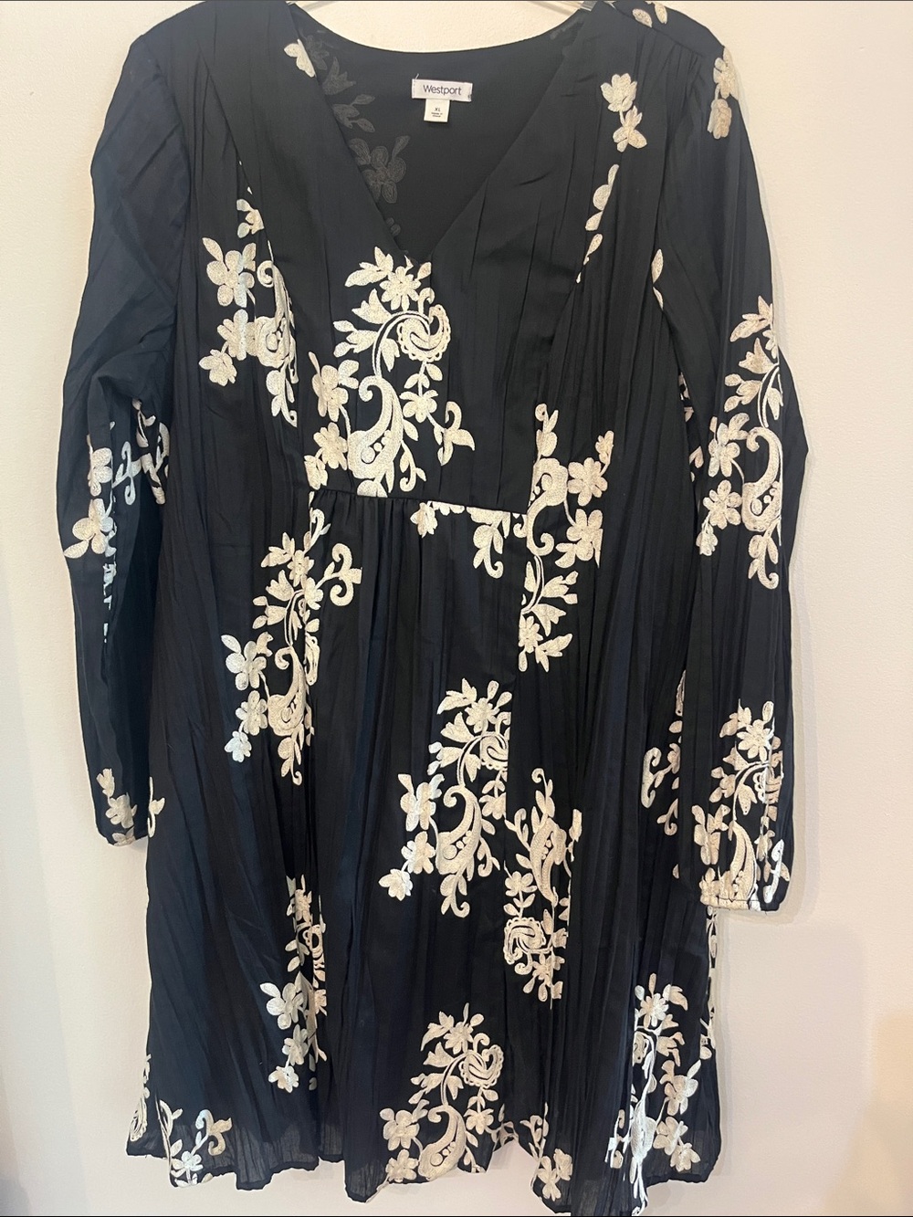Westport Black Long-Sleeve Boho Dress with White Floral Appliqué Size XL